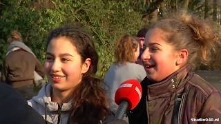 Eerste schaatsers wagen zich op natuurijs in de regio [upl. by Ekal56]