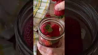 How to Store Fresh Strawberries  KITCHEN HACKS🍓shorts [upl. by Alludba]