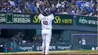 Foul Ball BatFlip of the Day Choi Junseok [upl. by Oreste]