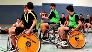 Schüler aus Moringen spielen RollstuhlBasketball [upl. by Nnil]