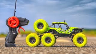 RC Rock Crawler 4wd vs 2wd LIVE [upl. by Danieu]