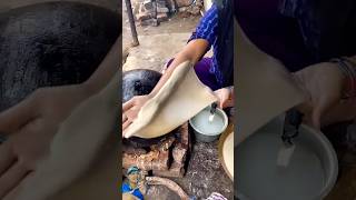 Proses manual pembuatan roti tradisional india [upl. by Heiney]