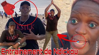 Lincroyable Seance dentraînement de Ndickou Tarkida à la plage  pour son combat avec Fatou Mbaye [upl. by Rekcut45]