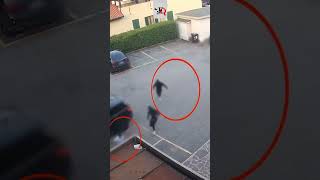 Sparò alle gambe di due giovani arrestato il rapper Shiva [upl. by Lafleur244]