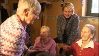 Des animaux au home pour stimuler les seniors [upl. by Ecnarolf]