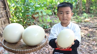 Seyhak cook big Ostrich eggs and invite mom to taste  Ostrich eggs recipes  Chef Seyhak [upl. by Erasmo]