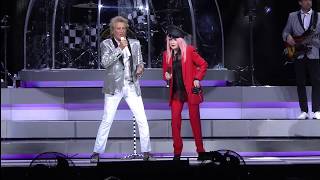 Sir Rod Stewart with Cyndi Lauper  This Old Heart of Mine Live [upl. by Livvi]