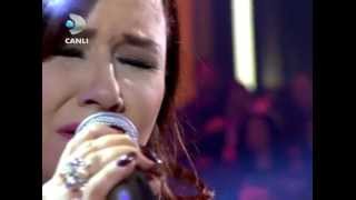 Deniz Seki  Seni Opmeye Koklamaya Doyamadim  Beyaz Show 16 Mart 2012 [upl. by Emmuela]