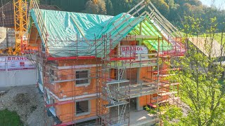 Der Dachstuhl ist drauf 🏠 BaustellenUpdate SunleitnResidenz im Salzkammergut [upl. by Edivad295]