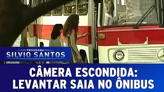 Câmera Escondida Levantar saia no ônibus [upl. by Lenrad]