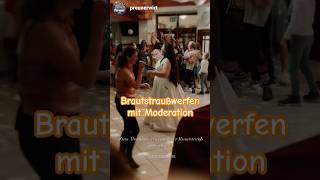 Brautstrauß werfen mit Moderation 🎤 [upl. by Naples]