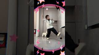 apt 🙋‍♂️This Song is Stuck in My Head🤣music dance dancingbaby kpop hiphop rosè brunomars [upl. by Ilil]