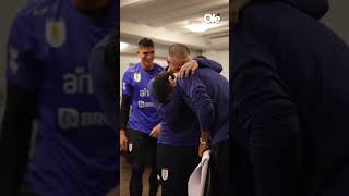 🥺🇺🇾 La despedida y homenaje de la selección de Uruguay a Luis Suárez en su última concentración [upl. by Imarej391]