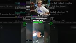 Papaplatte reagiert auf Tiktok papaplatte papaplatte twitch twitchtok lustig funny streaming [upl. by Lemraj928]