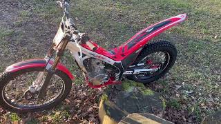 Montesa 260 2016 Startup [upl. by Essyla]