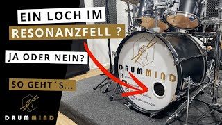 Loch im Bass Drum Resonanzfell Das sind die Vor und Nachteile [upl. by Ardnaik]