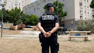 Trafic de drogue  lopération quotplace nettequot se poursuit dans la cité de La Castellane à Marseille [upl. by Aierb]