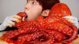 ASMR SPICY FIRE GIANT OCTOPUS 불닭 대왕 문어 먹방 MUKBANG SEAFOOD SQUID EATING SOUNDS Gurita Bạch tuộc 大王タコ [upl. by Amoihc287]