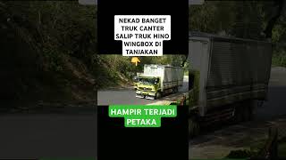 KENAPA YAH  KO NEKAD BANGET TRUK CANTER SALIP TRUK HINO WINGBOX DI TANJAKAN [upl. by Tristram]