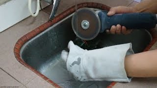 用磨機切玻璃瓶，3分鐘不到就把瓶子切開了，真簡單 Cutting glass bottles with a grinder [upl. by Sonitnatsnoc]