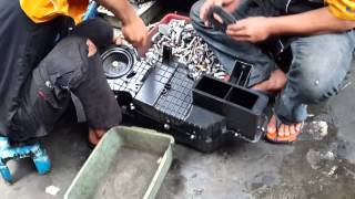 Video Daihatsu Terios  SERVICE AC MOBIL TOYOTA RUSH plus PASANG CABIN FILTER YouTube [upl. by Culbertson381]