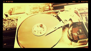 540 MB Maxtor Hard Disk Drive Running WITHOUT A COVER [upl. by Carder141]