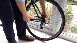 How To Fit A Bike To A Turbo Trainer Elite Crono Fluid Elastogel Trainer [upl. by Negaet298]