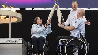 La flamme paralympique a débuté son parcours à Calais [upl. by Acisey]