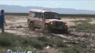 Overland 11  Clip 4  Test drive Iveco Massif nel fango della Mongolia [upl. by Ayarahs]