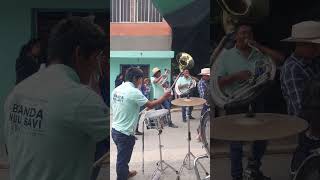 asi se disfruta las chilenas de la banda ñuu savi en santo domingo yodohino [upl. by Brandenburg590]