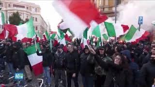 Bologna tensione per le manifestazioni contrapposte [upl. by Leahcimsemaj]