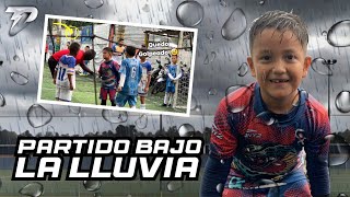 🌧️⚽ FÚTBOL BAJO LA LLUVIA  ¡Goles Resbalones y Difícil Partido ⚽️🧤 [upl. by Panaggio245]