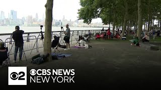 Crowds gather across NYC New Jersey to celebrate July 4th [upl. by Mages]