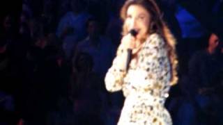 Ivete Sangalo se emociona e chora durante show no Madison Square Garden em Nova York [upl. by Minoru691]