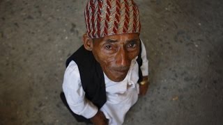 The shortest man to ever live on Earth [upl. by Verney813]