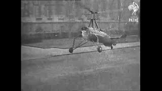 Autogyro Cierva C30A demonstration in the heart of Paris 1934 [upl. by Alyks]