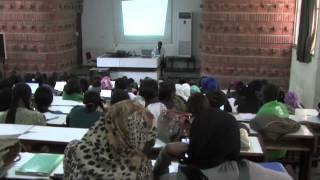 EBAD Des étudiants documentalistes formés à la création de bases de données [upl. by Akimrehs]