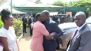 TIGHT HUG SEE HOW PRESIDENT RUTO ARRIVED TO CONDOLE WITH THE FAMILY OF GENERAL FRANCIS OGOLLA [upl. by Saum]