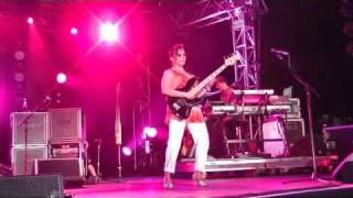 Rhonda Smith  BASS SOLO quotTollwoodquot München 15072010 [upl. by Dilahk529]