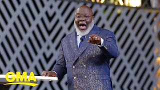 Bishop TD Jakes suffers medical emergency during sermon [upl. by Berne]