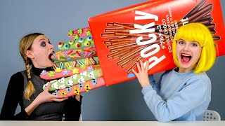 Mukbang Giant Pocky Challenge 음식 챌린지 Pink vs Green Food by Pico Pocky [upl. by Packton]