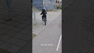 Totto cyklar i Göteborg gothenburgsweden nike boss [upl. by Jecoa]