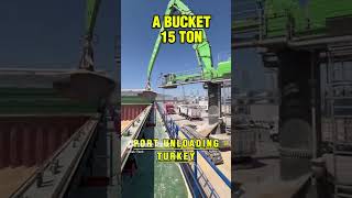 A Bucket 15 tons  Port Unloading  Turkey heavydutymachinery [upl. by Yajet]