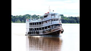 Barcos de passageiros no Solimões [upl. by Anehsat]