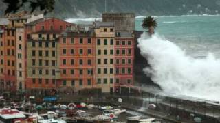 Camogli Mareggiata 30 Ott 2008 di Elisabetta Pinottiwmv [upl. by Letnwahs]