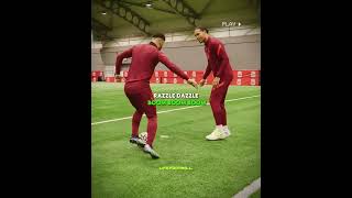 Van Dijk Defends By Looking At His Opponent🤯🤫 shorts football soccer [upl. by Silvester]