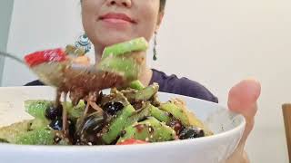 กินส้มผลไม้เปรี้ยว กับแจ่วปลาแดกเผ็ดๆ ส้มแข่วคัก Salade de fruits à la sauce Pimentée [upl. by Nuy]