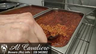 Lo chef Maurizio del ristorante Cavaliere a Bosaro ci svela il segreto del suo ragù alla bolognese [upl. by Aleusnoc]