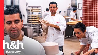 Un gran pedido de pasteles crea tensión entre el equipo de Buddy  Cake Boss  Discovery HampH [upl. by Girardi]