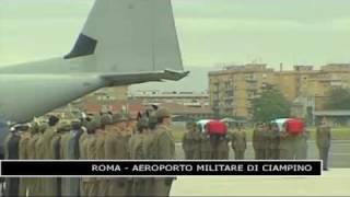 Tornano a casa gli Alpini Morti Rientro a Ciampino dellaereo che porta le salme [upl. by Kcitrap]